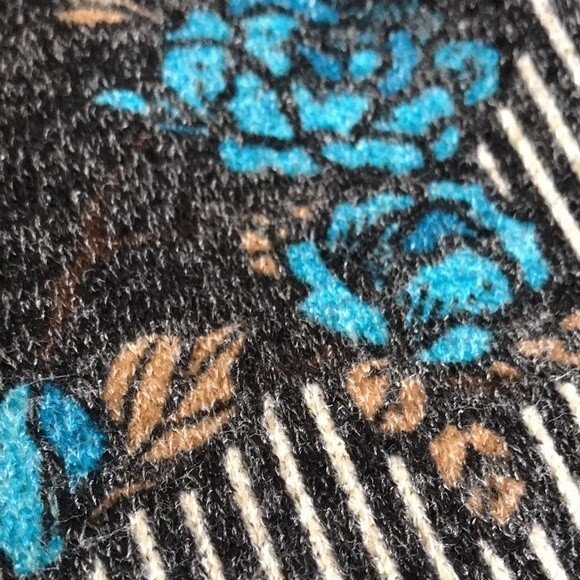 Aryeh Floral Bell Sleeve Sweater sz Small - Picture 12 of 14